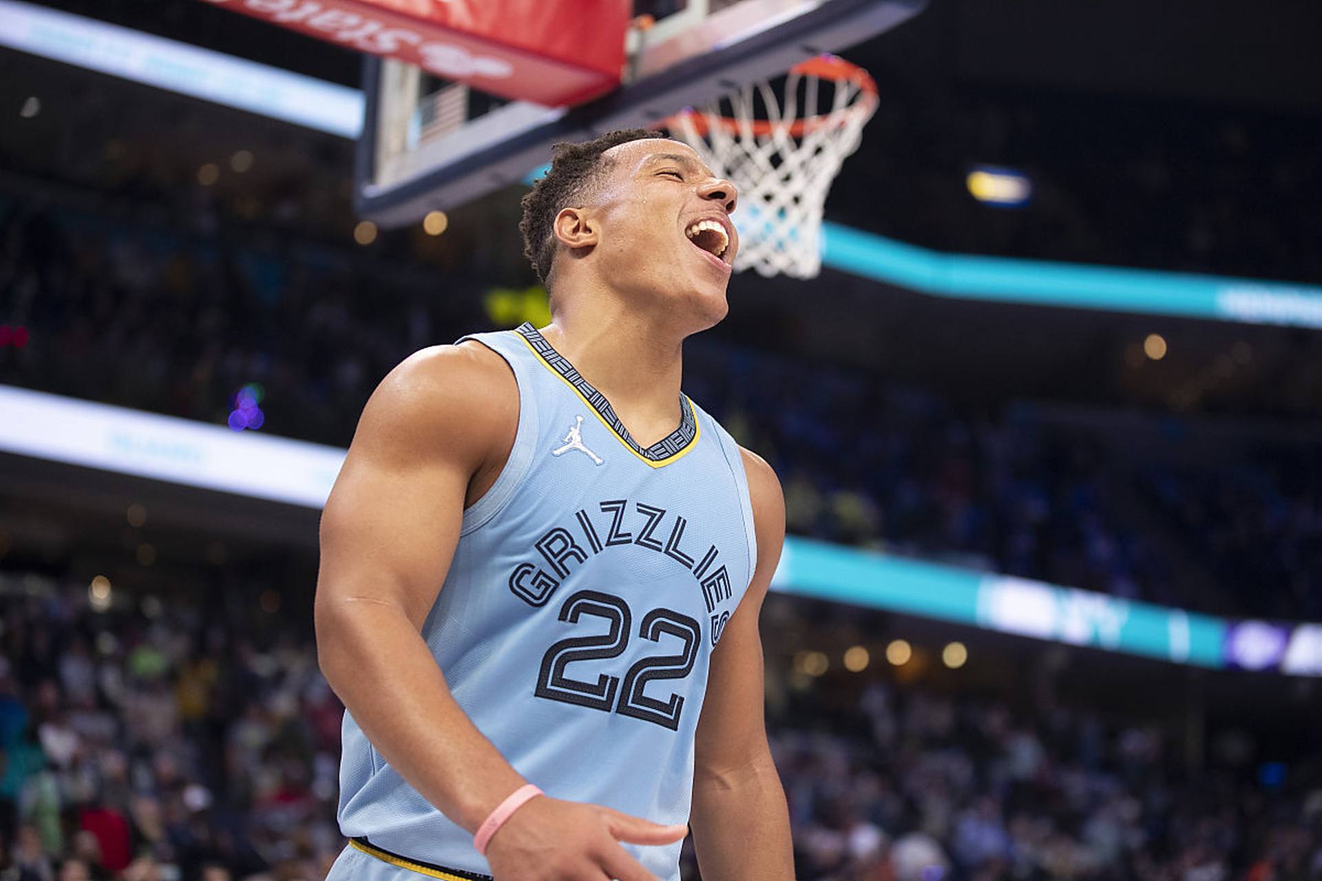 关于灰熊完胜国王,瓦兰丘纳斯爆发神勇的信息 关于灰熊完胜国王,瓦兰丘纳斯爆发神勇的信息