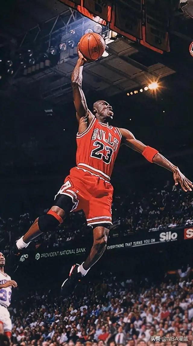 篮球选手刷新世界纪录,震撼全场 篮球选手刷新世界纪录,震撼全场