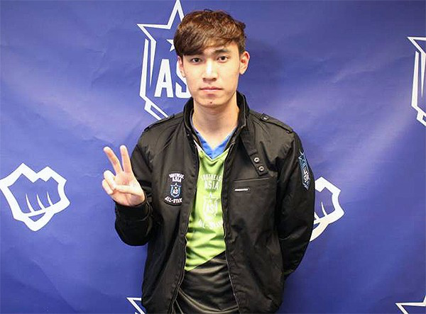 英雄联盟队主教练发声，誓言带队登顶的简单介绍