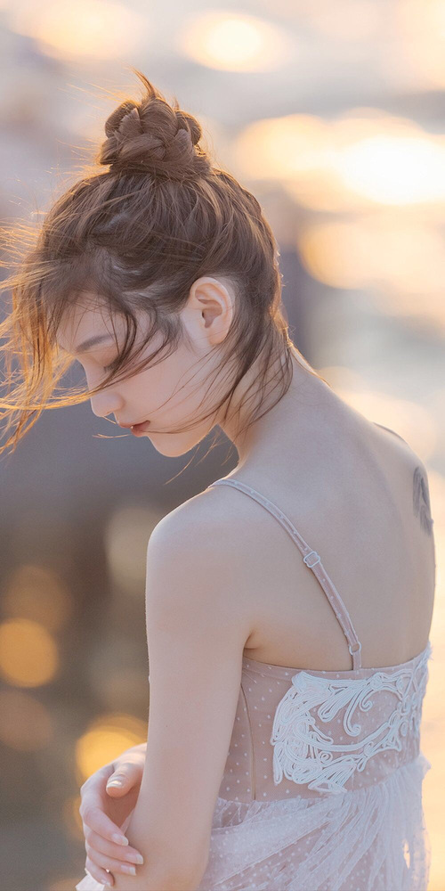 深圳灯塔照破菲尼克斯，当克莱·汤普森成为跨洋关键先生