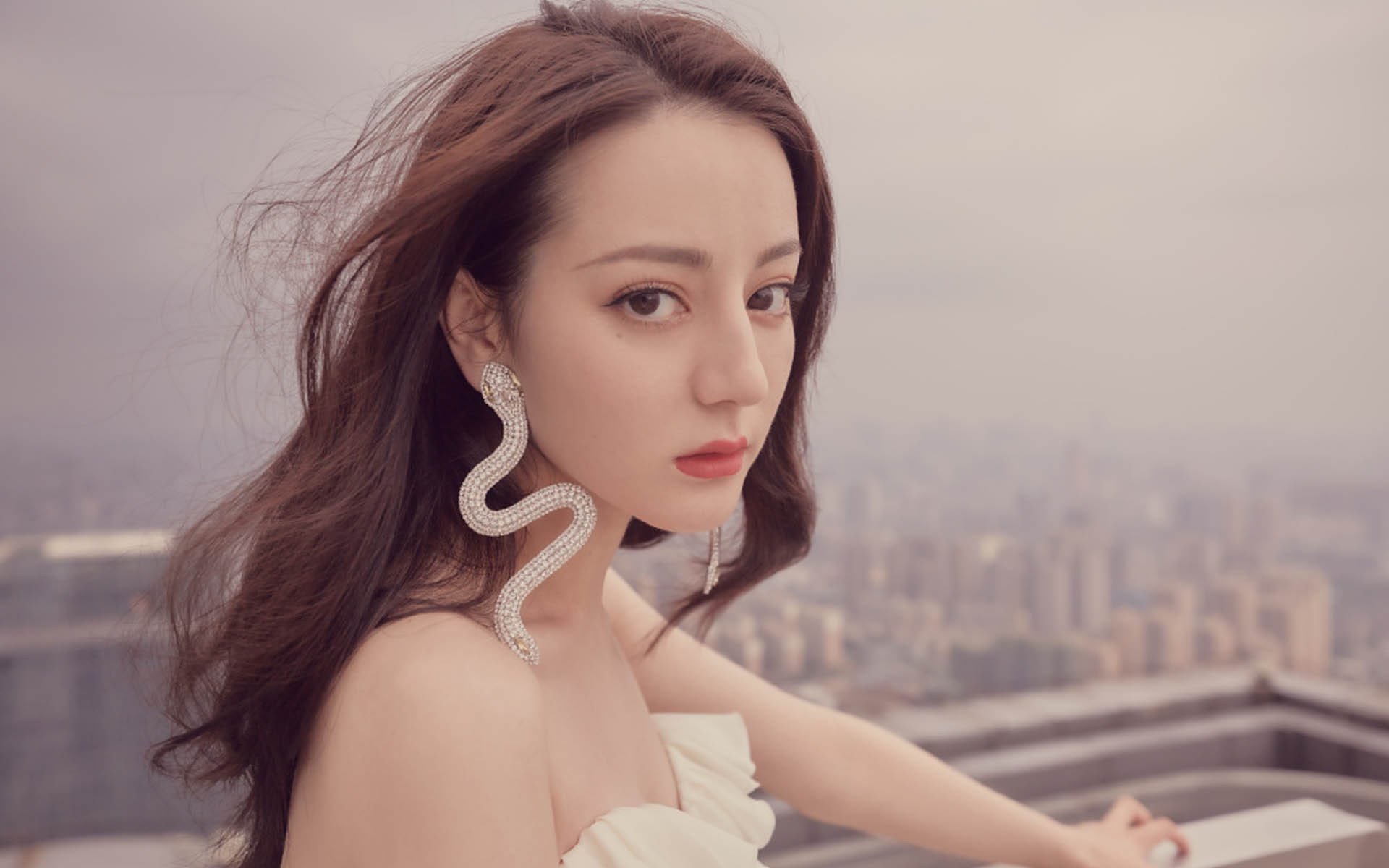 瑞士风暴席卷吉达，F1街道赛焦点战，踏平沙特之夜